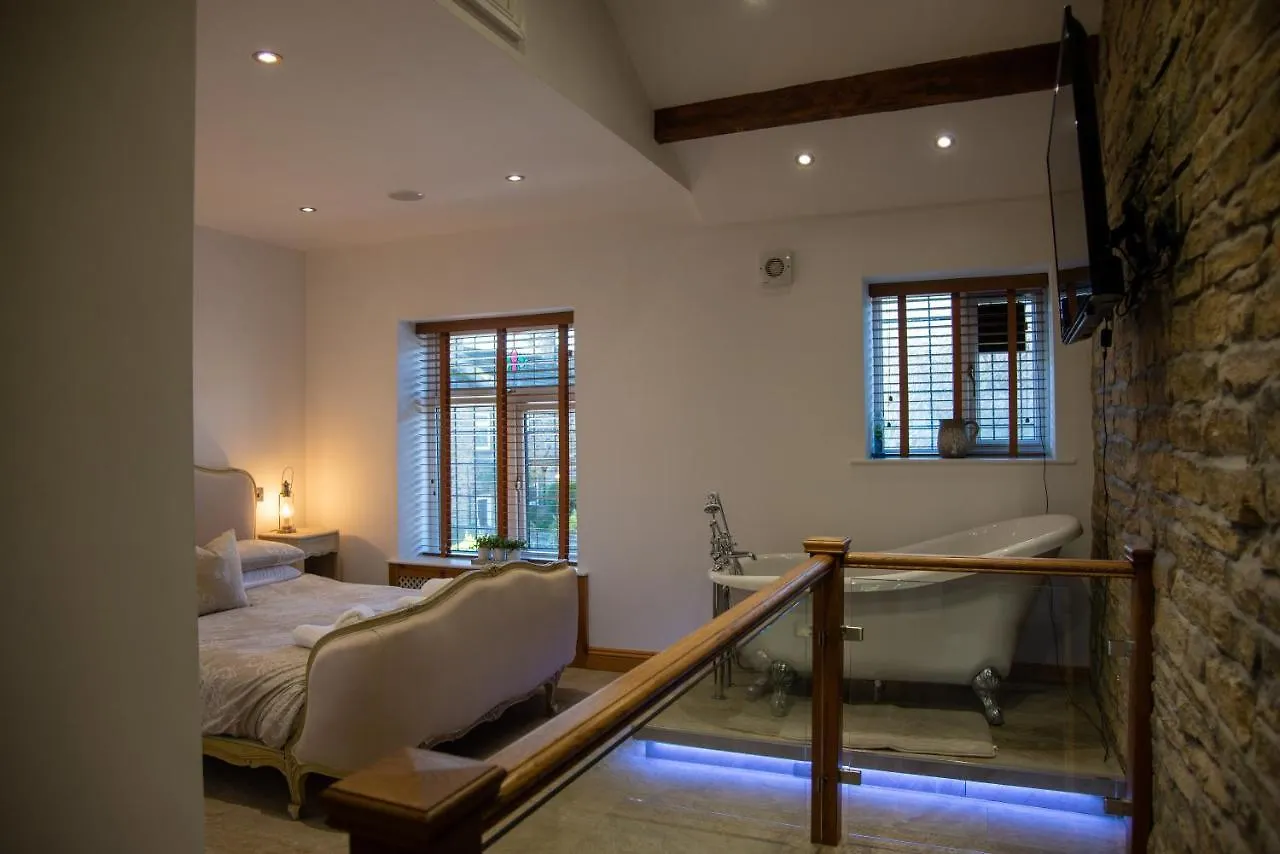 Steamy Cottage A Cosy Couples Cottage & Steam Room Хоэрт